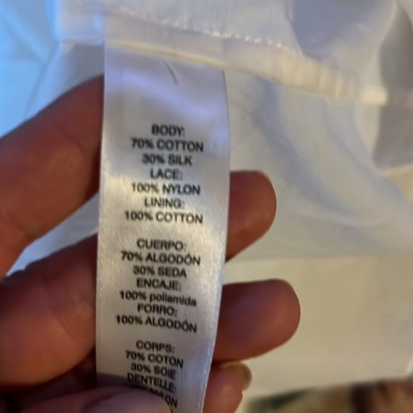 Stunning WHBM cotton and silk blouse with exquisite lace and pleating details - Picture 8 of 8